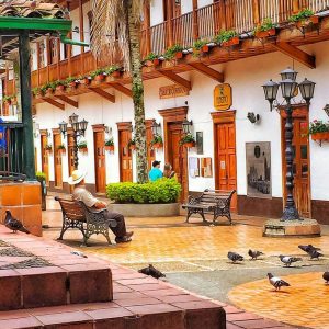 Arte, café y madera