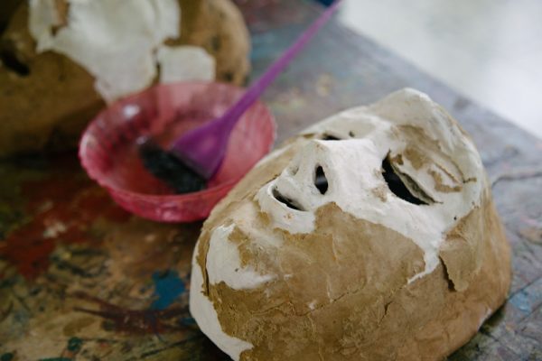 Taller tradicional de máscaras de la Fiesta de Los Diablitos - Imagen 2