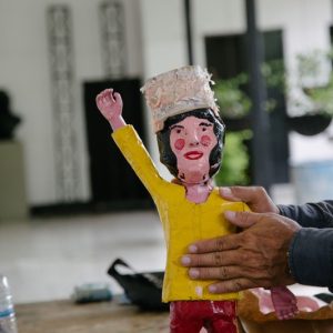 Taller tradicional de máscaras de la Fiesta de Los Diablitos