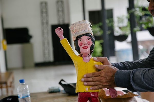 Taller tradicional de máscaras de la Fiesta de Los Diablitos